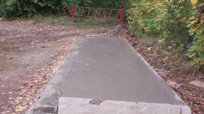 В деревне Сычёво готовят фундамент для новой контейнерной площадки