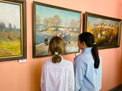 В Центре досуга и культуры "Черкизово" работает художественная выставка "Святая земля"