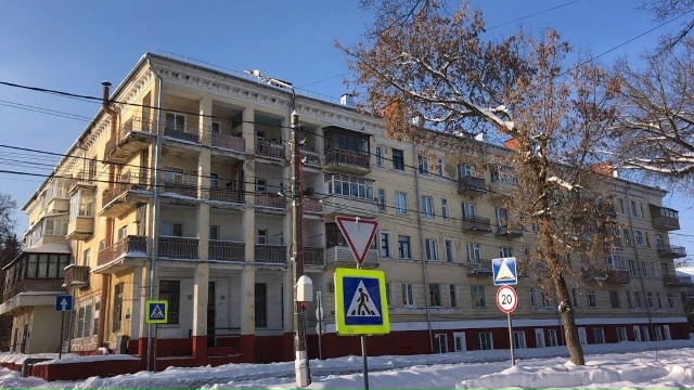 В доме №5 на Пионерской меняют стояки и готовятся к ремонту фасада