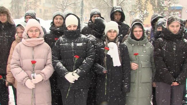 В Луховицах молодёжь провела акцию "Блокадный хлеб"