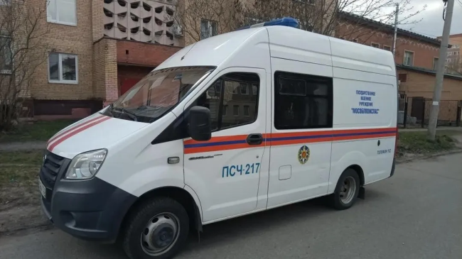 Егорьевские спасатели помогли медикам в транспортировке мужчины