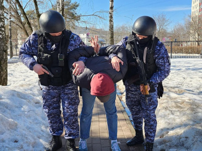 В белоозёрском кафе драка закончилась задержанием пьяного мужчины 