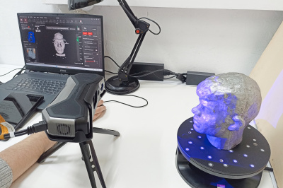 Тактильные экспонаты — мост к миру искусства для всех