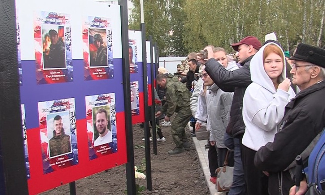 На территории будущего храма открыли Аллею славы