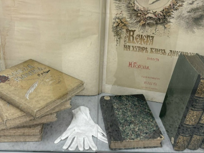 Редкие книги XIX века представили читателям Щуровской библиотеки после ремонта