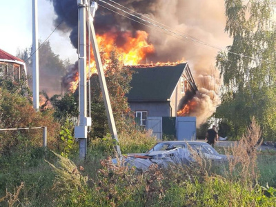 Луховицкие пожарные потушили крупное возгорание в Ильясове