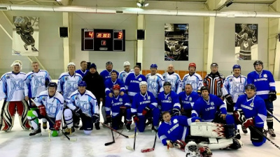 В Озёрах прошёл хоккейный турнир среди участников "Активного долголетия"