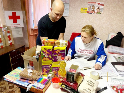 "Серебряные" волонтёры дарят праздник детям 