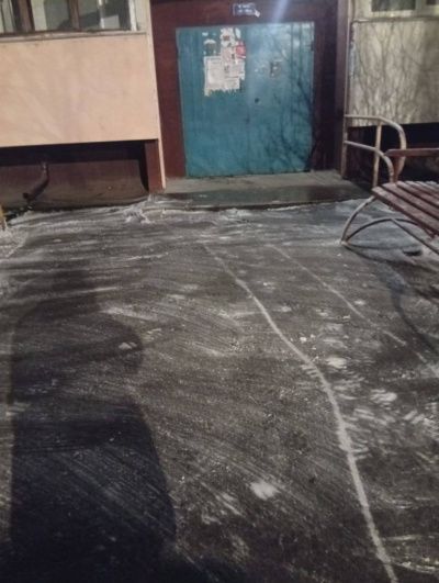 Сотрудники ДГХ приступили к уборке снега