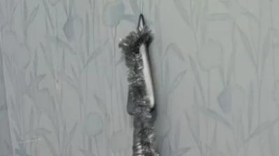 Камеры зафиксировали кражу новогодней атрибутики в Егорьевске