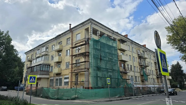 Инженерные сети довоенного дома полностью обновляют в Коломне