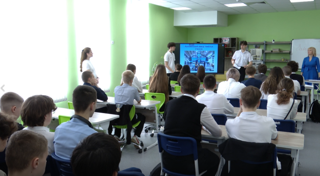 В школах проводятся внеурочные занятия "Разговоры о важном"