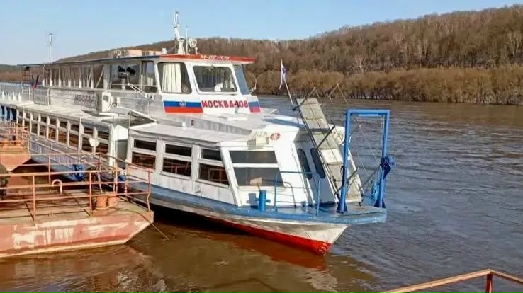 В Озёрах запустили теплоход