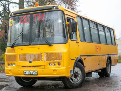 Учеников младших классов Емельяновской школы на учёбу будет доставлять новый автобус