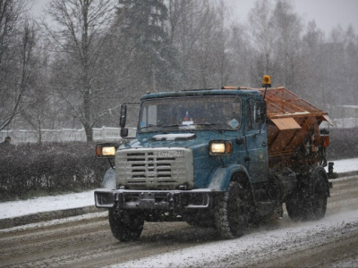 В Коломне провели противогололёдную обработку на дорогах