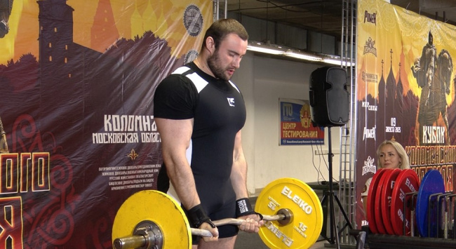 Конькобежный центр "Коломна" стал центром притяжения для настоящих богатырей