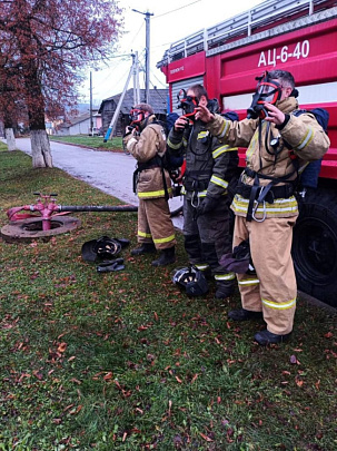 Мособлпожспас отработали ликвидацию пожара в магазине