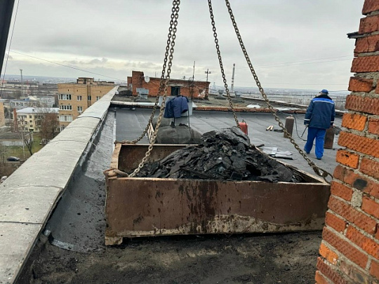 Ремонт крыши дома №4 на улице Дзержинского