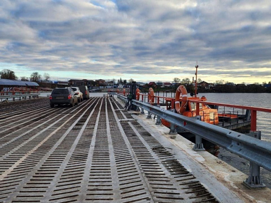 Работа паромных переправ Луховиц  