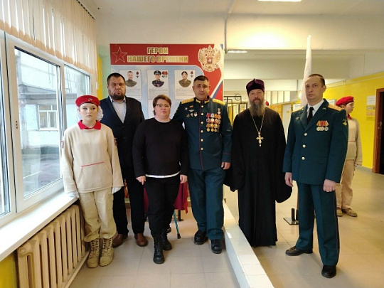 В Пановской школе открыли стенд в честь погибших на СВО выпускников