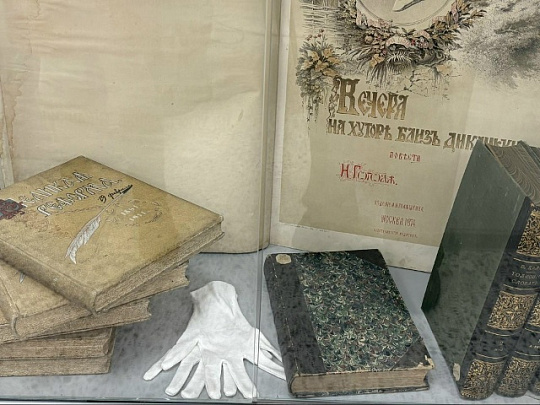 Редкие книги XIX века представили читателям Щуровской библиотеки после ремонта