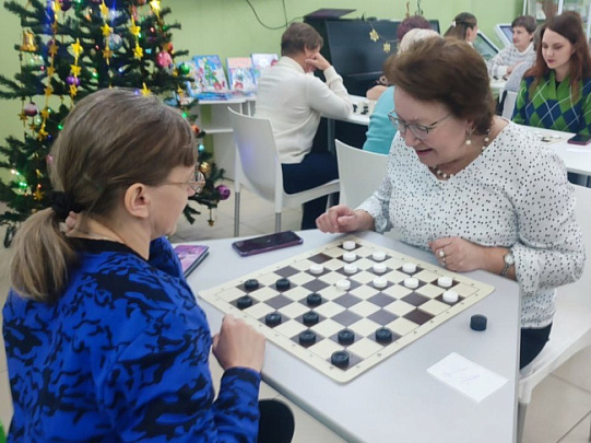 Егорьевская библиотека провела турнир "Зимние шашки-2025!" 