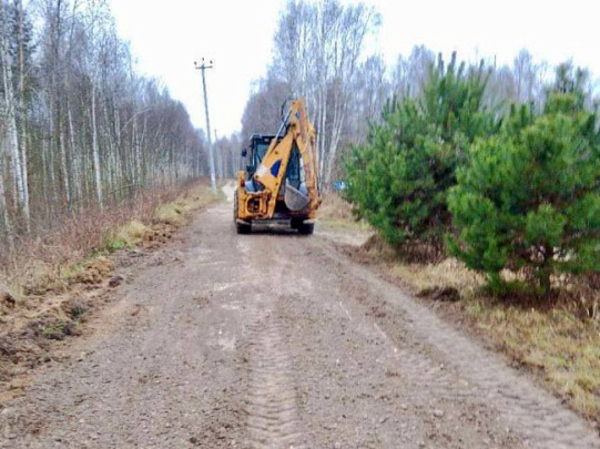 Профильные службы Егорьевска улучшают дорожное покрытие