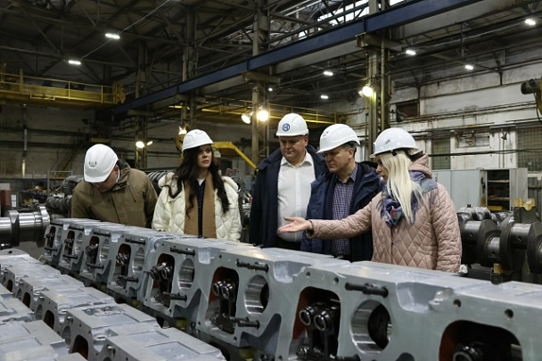 Визит делегации Объединённой судостроительной корпорации на Коломенский завод