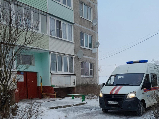 Пожарные-спасатели оказали помощь пожилому пациенту