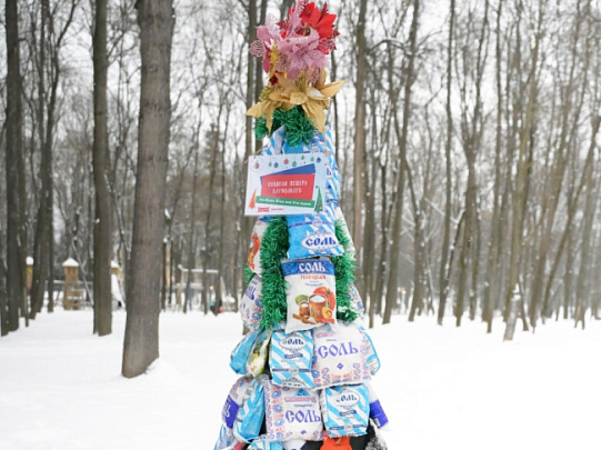 Новогоднее волшебство на конкурсе "ЧУднЫе Ёлки"  