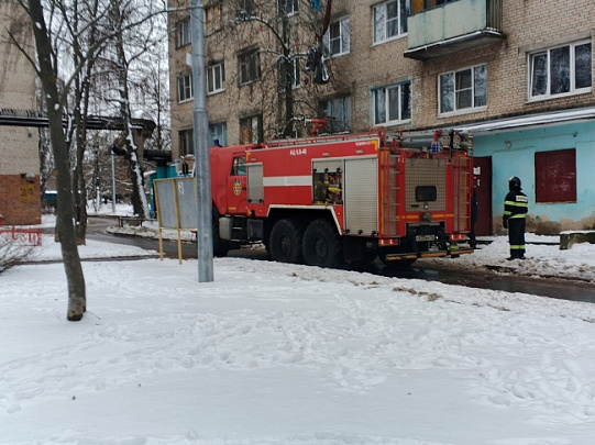 В Луховицах сотрудники МЧС предотвратили пожар из-за возгорания коврика 