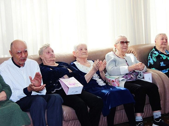 В Воскресенске для пожилых жителей интерната провели концертную программу