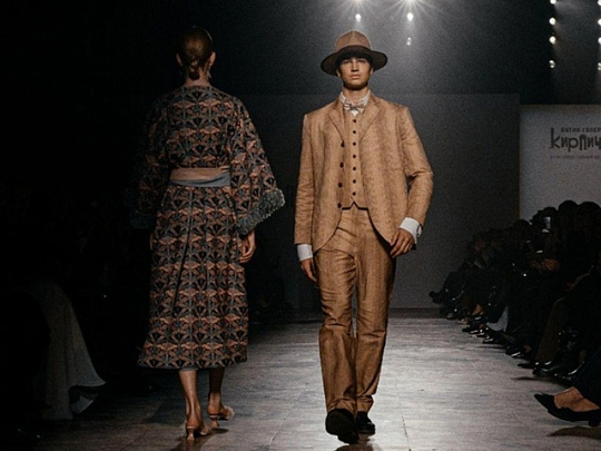 Текстильное наследие Озёр показали на дефиле в Санкт-Петербурге