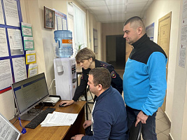 В Коломне сотрудники Госавтоинспекции провели акцию «Госуслуги – это просто»