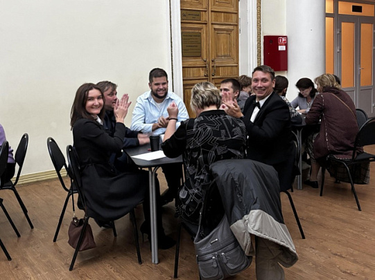 Команда "Ёлки-иголки!" выиграла третий тур интеллектуального чемпионата в Воскресенске